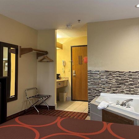 Super 8 By Wyndham Paris Il Motel Exterior photo